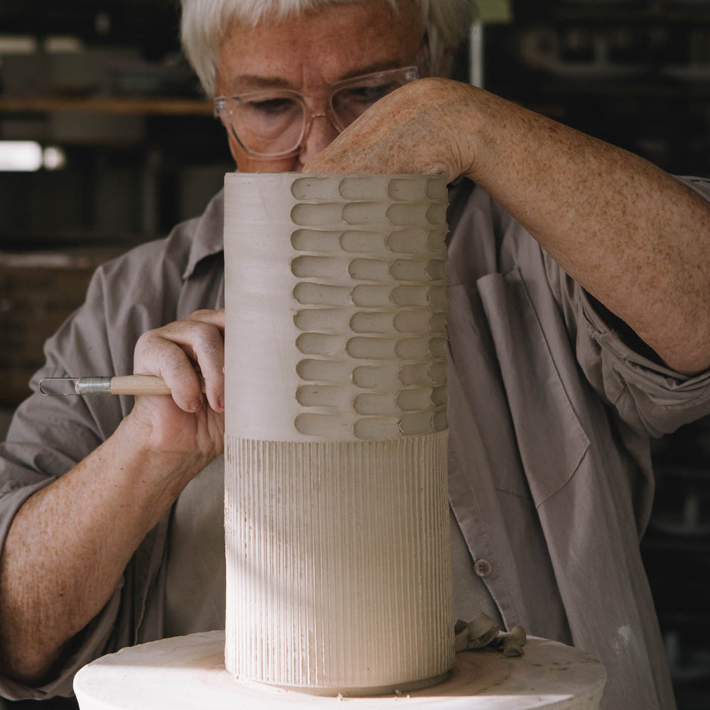 
                      
                        Vase Relief groß Hafer 
                      
                    