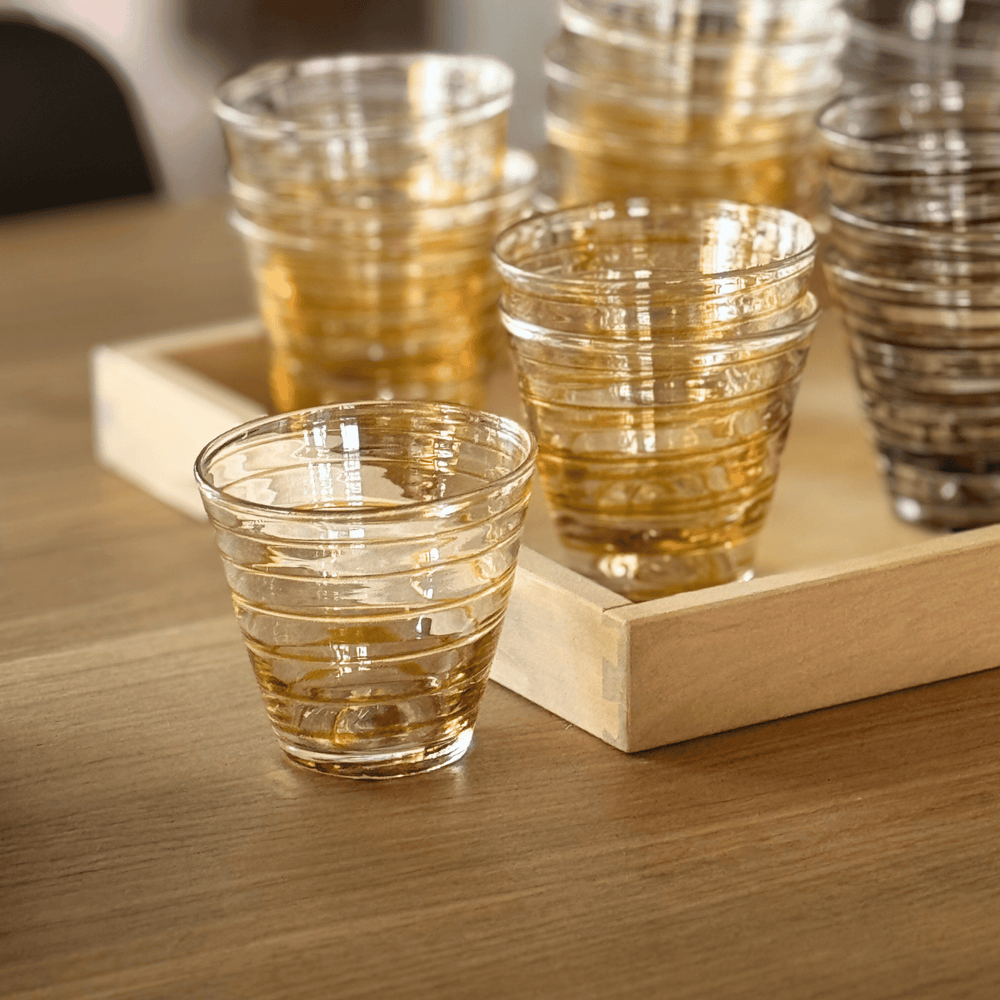 Glas litet rand ljus