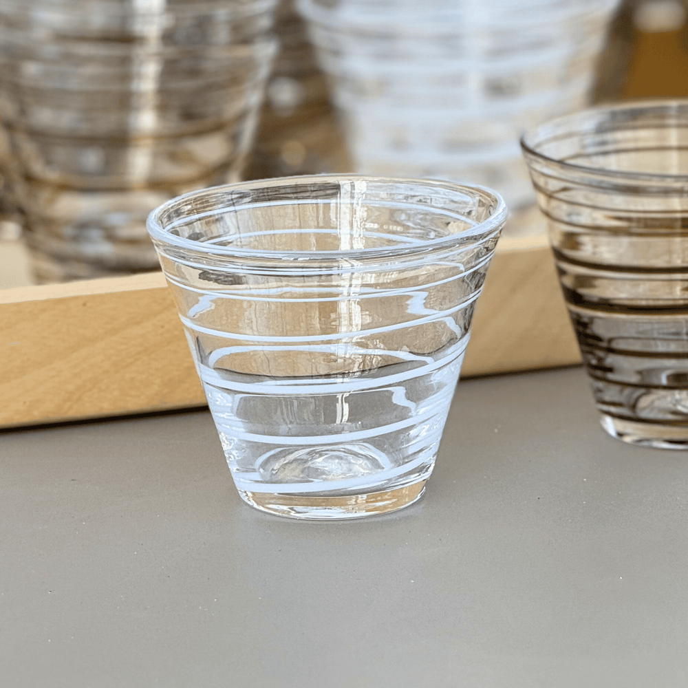 Glas litet rand vit