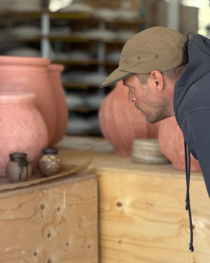 Gustav Ovland i verkstaden på Öland