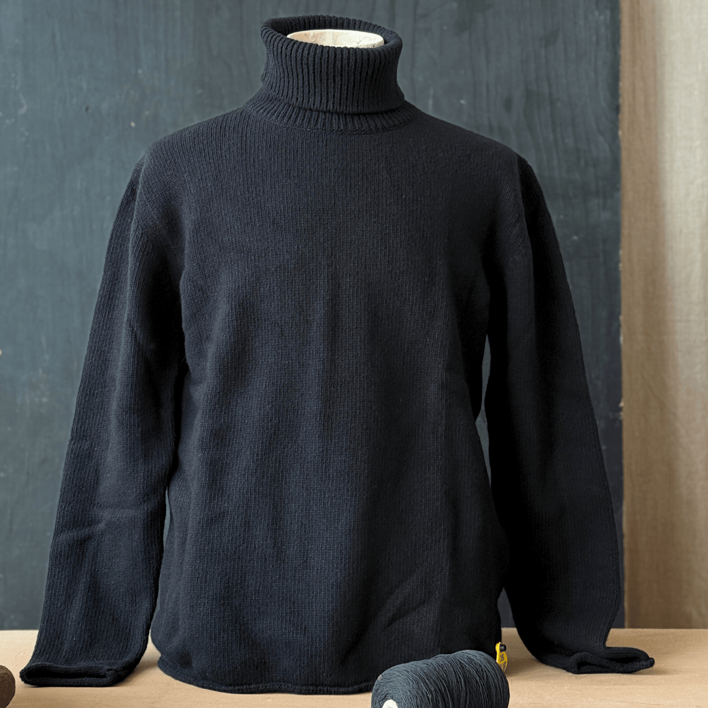 Svart stickad ulltröja av Alexander Stutterheim - John Sterner