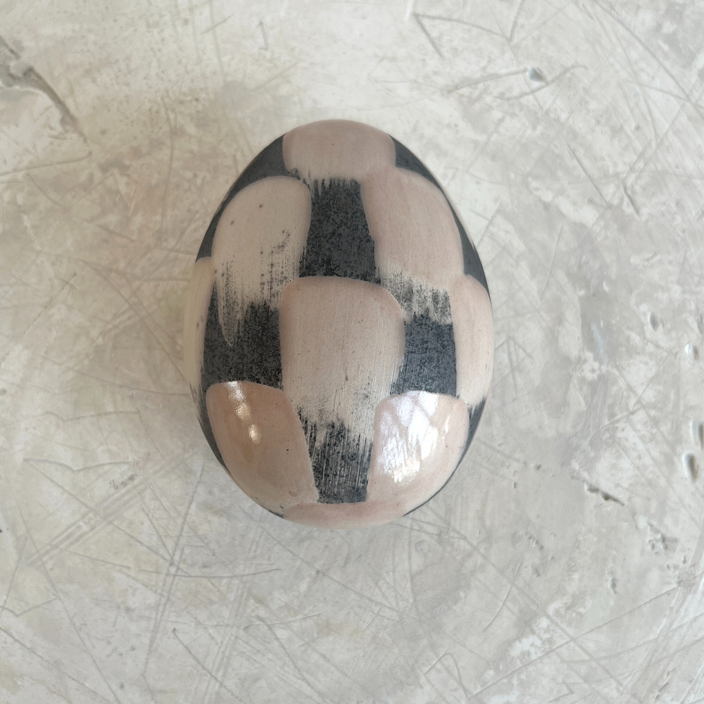 
                  
                    Raku egg small
                  
                